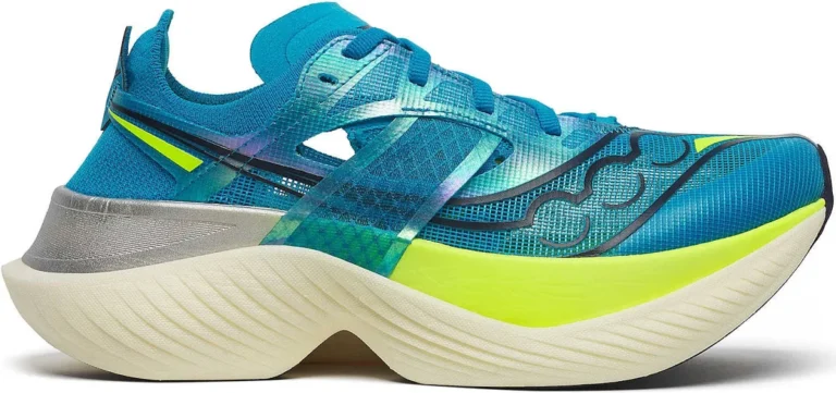 Scarpa da corsa blu e verde con suola spessa
